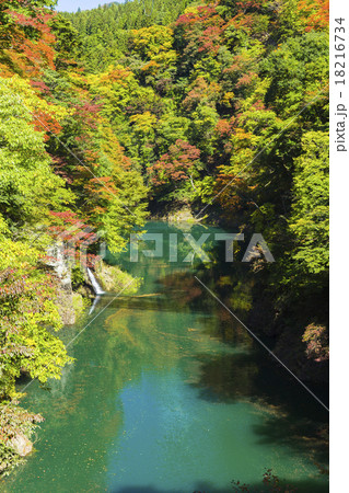 秋の駒形峡 18216734