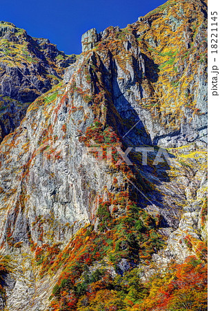 紅葉の一ノ倉沢 18221145