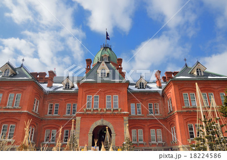 青空と北海道庁 18224586