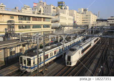 東武野田線8000系と651系草津 東武野田線8000系と651系草津 18227351