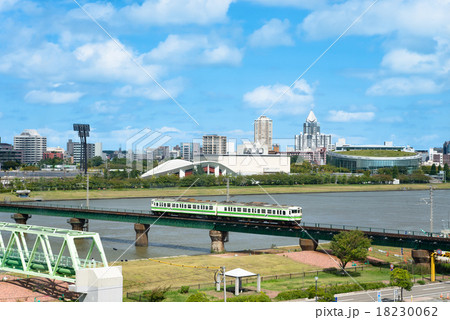 信濃川やすらぎ提緑地と白山エリアの風景 18230062