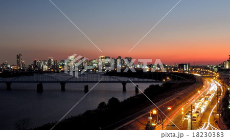 淀川と梅田の夜景-01 18230383