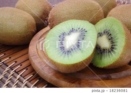 キウイ　キウイフルーツ 18236081