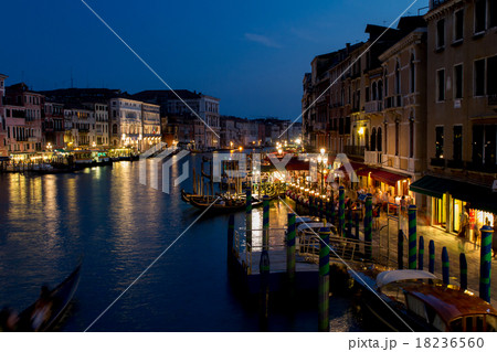 リアルト橋からのぞむカナル・グランデ(イタリア-ベネチア) リアルト橋からのぞむカナル・グランデ(イタリア-ベネチア) 18236560