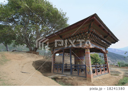 ブータンのマニ車 18241380