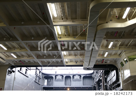 いずも　護衛艦　横浜　大桟橋 18242173