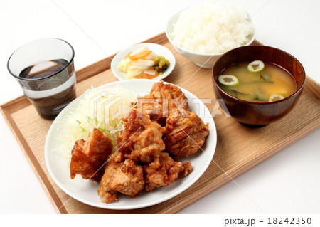鶏のからあげ定食 鶏のからあげ定食 18242350