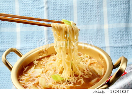 即席ラーメン 即席ラーメン 18242387