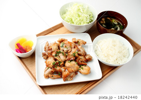 鶏肉の焼物 18242440