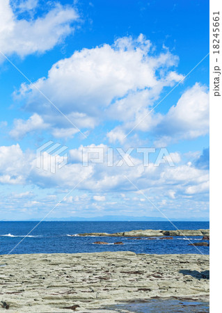 千畳敷海岸と青空 18245661
