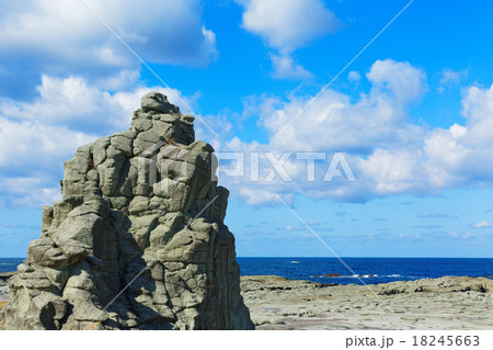 千畳敷海岸と青空 18245663
