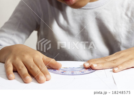 小学生の勉強 18248575