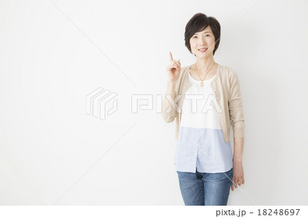 ポートレート　ミドル女性 18248697