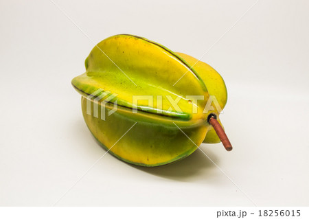 Carambolas star fruit 18256015