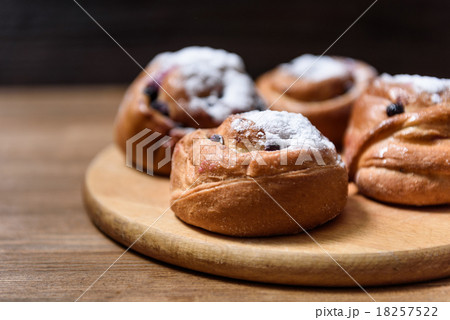 bun with currants bun with currants 18257522