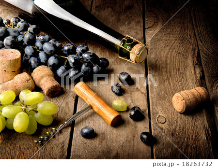 Grape and wine on table 18263732