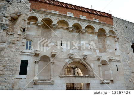ディオクレティアヌス宮殿跡 金の門 ディオクレティアヌス宮殿跡 金の門 18267428