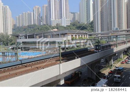 The subway connection from lam tin The subway connection from lam tin 18268441
