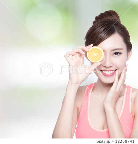 Woman show orange benefit health Woman show orange benefit health 18268741