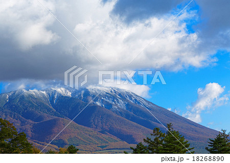 初冠雪の岩手山と青空 初冠雪の岩手山と青空 18268890