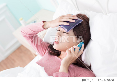 Woman caught Cold and fever Woman caught Cold and fever 18269078