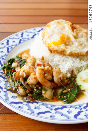 stir fried shrimp in holy basil 18269748
