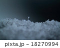 雪の粒 18270994