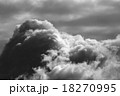 湧き立つ雲 18270995
