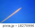 夕日の飛行機 18270996