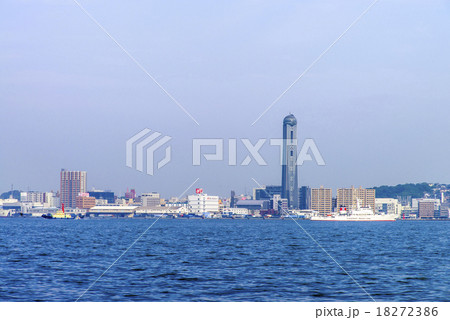 門司港から見た唐戸地区（下関市） 18272386