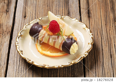 Cream filled wafer roll Cream filled wafer roll 18276028