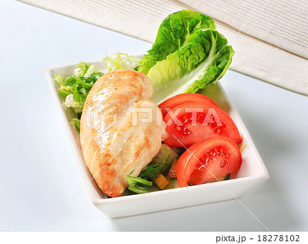 Chicken breast fillet with vegetables Chicken breast fillet with vegetables 18278102