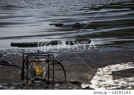 Crude oil on oil spill 18281183