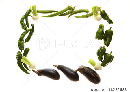 不揃いな野菜 18282688