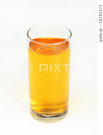 Glass of apple juice 18283372