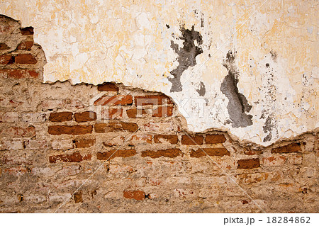 collapsing wall   18284862