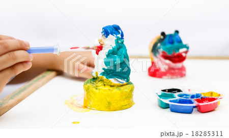 The kid painting color 18285311