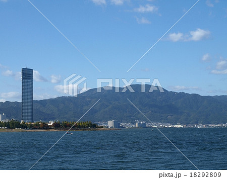比叡山と琵琶湖 18292809