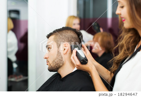 Barber makes the cut for man Barber makes the cut for man 18294647