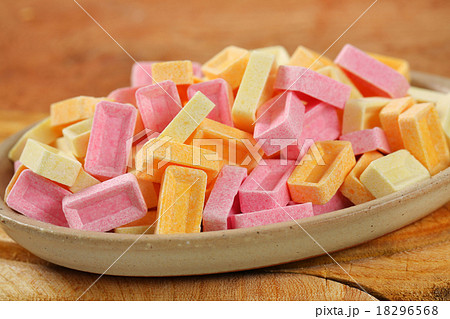 Pez fruit candy 18296568