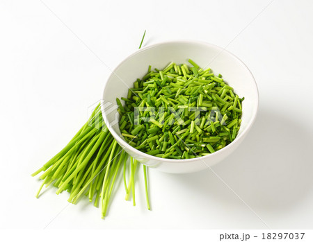 Fresh chives 18297037
