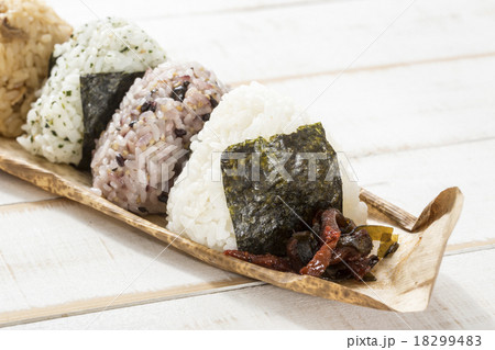 おにぎり 18299483