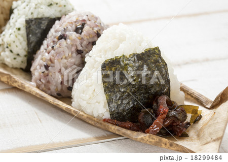 おにぎり 18299484