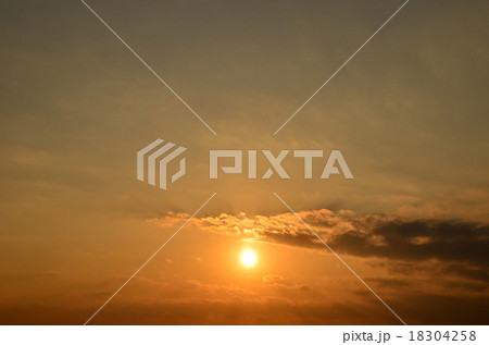 夕日、夕陽、夕焼け 夕日、夕陽、夕焼け 18304258