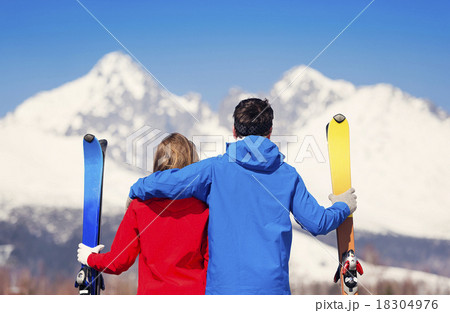 Young couple skiing 18304976