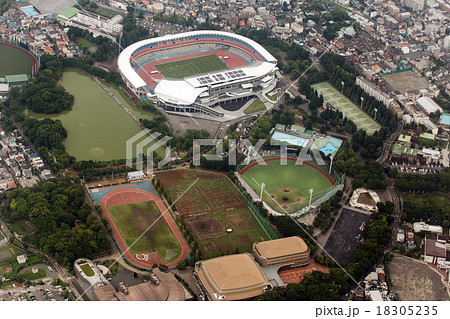 神奈川県川崎市の等々力緑地付近を空撮 神奈川県川崎市の等々力緑地付近を空撮 18305235