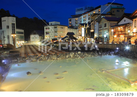 草津温泉湯畑夜景 18309879