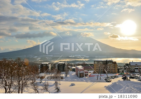 早朝の羊蹄山 ニセコグランヒラフスキー場より 早朝の羊蹄山 ニセコグランヒラフスキー場より 18311090