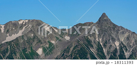 常念岳山頂から望む槍ヶ岳と大喰岳 18311393