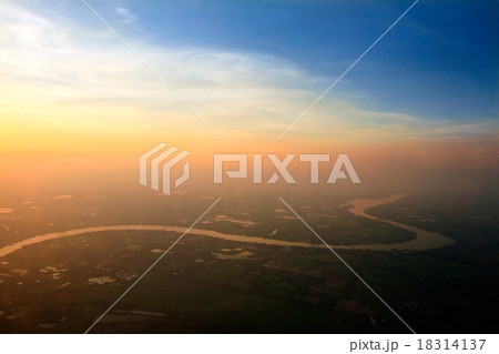 Aerial view of Ping River across paddy field 18314137